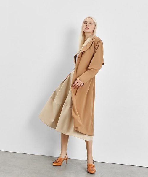 CHARLES & KEITH(チャールズ & キース)の「フリルデティール スリングバックヒール / Frill Detail Slingback Heels(サンダル・レディース・ブラック/ダークブラウン/オレンジ・22.5cm/23cm/23.5cm/24.5cm/25cm)」の8枚目の写真