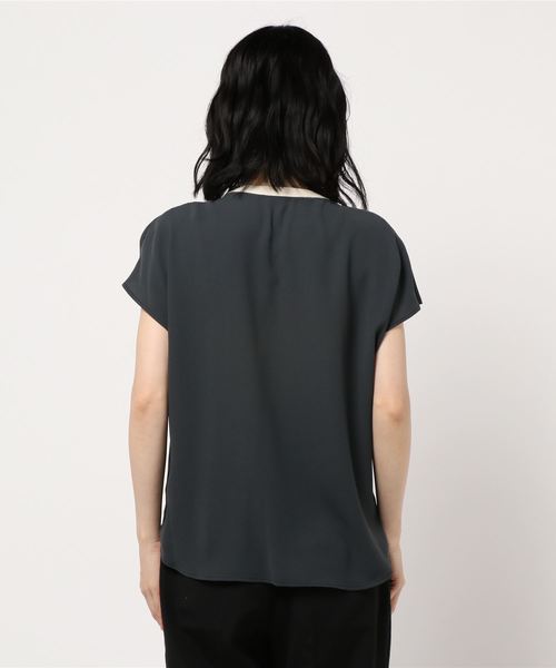 La TOTALITE（ラトータリテ）の「配色フレアスリーブシャツ【手洗い可能】◆（シャツ/ブラウス・レディース・グレー/アイボリー/ブラック系その他・FREE）」の19枚目の写真