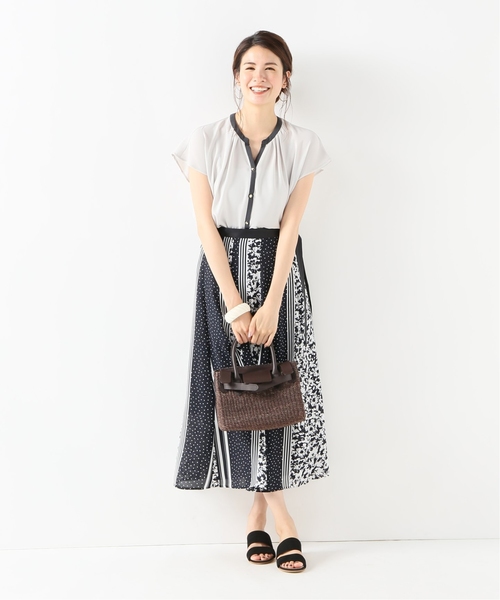 La TOTALITE（ラトータリテ）の「配色フレアスリーブシャツ【手洗い可能】◆（シャツ/ブラウス・レディース・グレー/アイボリー/ブラック系その他・FREE）」の16枚目の写真