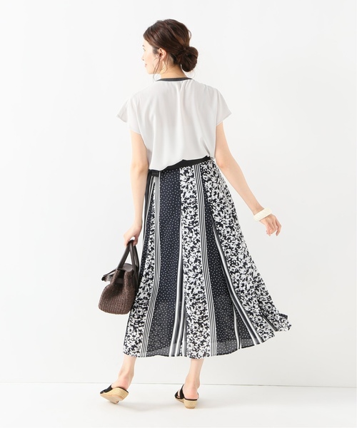 La TOTALITE（ラトータリテ）の「配色フレアスリーブシャツ【手洗い可能】◆（シャツ/ブラウス・レディース・グレー/アイボリー/ブラック系その他・FREE）」の13枚目の写真