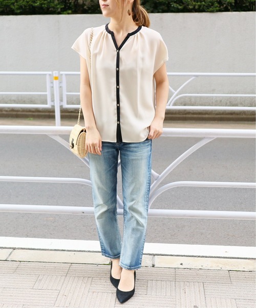 La TOTALITE（ラトータリテ）の「配色フレアスリーブシャツ【手洗い可能】◆（シャツ/ブラウス・レディース・グレー/アイボリー/ブラック系その他・FREE）」の17枚目の写真