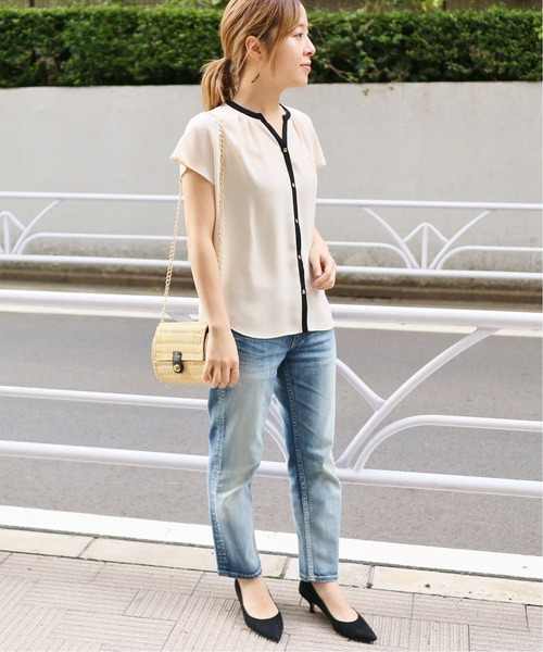 La TOTALITE（ラトータリテ）の「配色フレアスリーブシャツ【手洗い可能】◆（シャツ/ブラウス・レディース・グレー/アイボリー/ブラック系その他・FREE）」の8枚目の写真