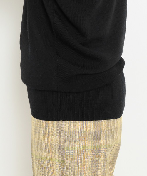 SLOBE IENA（スローブイエナ）の「ニュアンスVネックプルオーバー（ニット/セーター・レディース・グレー/ネイビー/ブラック/ブルー・マルチサイズ）」の16枚目の写真