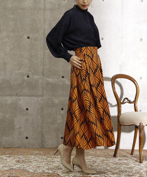 Tiara（ティアラ）の「ハイネックギャザーブラウス（シャツ/ブラウス・レディース・アイボリー/チャコールグレー/ブラウン系その他/ネイビー・FREE）」の12枚目の写真