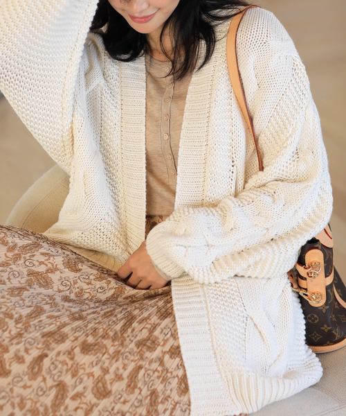 OSYAREVO(オシャレボ)の「ケーブルニット カーディガン(カーディガン/ボレロ・レディース・ベージュ/オフホワイト/ラベンダー/チャコール・FREE)」の8枚目の写真