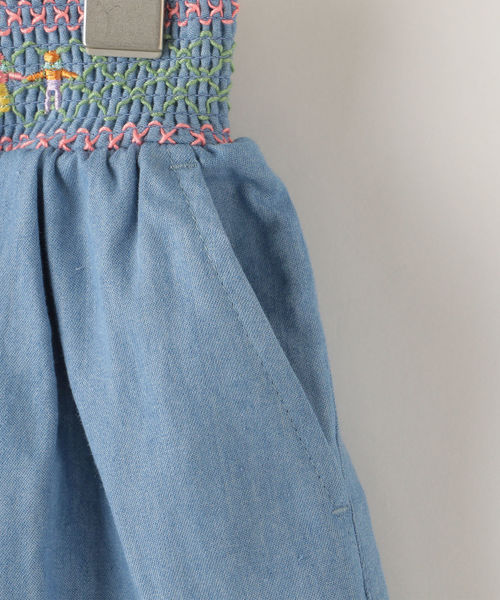 SHIPS(シップス)の「SHIPS KIDS:デニム スモッキング刺繍 キュロット(100~130cm)(デニムパンツ・キッズ・ライトブルー/ネイビー・110/120/130/100)」の5枚目の写真