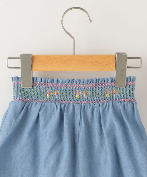 SHIPS(シップス)の「SHIPS KIDS:デニム スモッキング刺繍 キュロット(100~130cm)(デニムパンツ・キッズ・ライトブルー/ネイビー・110/120/130/100)」の6枚目の写真