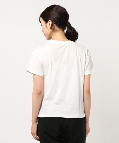 COLONY 2139(コロニートゥーワンスリーナイン)の「クルーネックベーシックTシャツ(Tシャツ/カットソー・レディース・ホワイト/チャコールグレー/ブラック/ベージュ・SMALL/MEDIUM/LARGE/X-LARGE)」の5枚目の写真