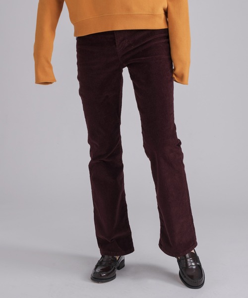 Levi's(リーバイス)の「RIBCAGE BOOT MALBEC SMOOTH コーデュロイ(その他パンツ・レディース・レッド・26inch/27inch/30inch/24inch/29inch/28inch/25inch/23inch)」の1枚目の写真