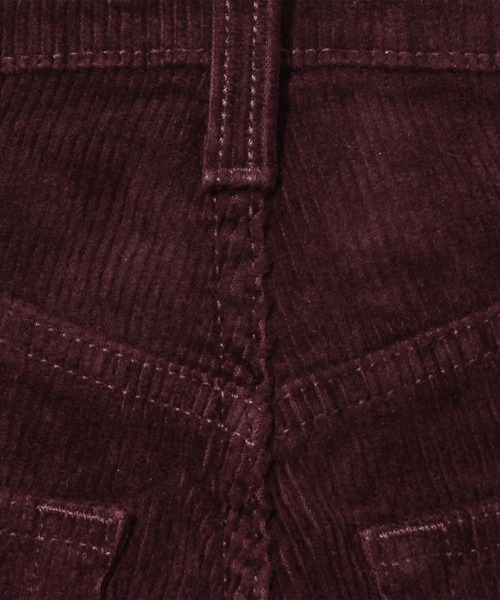Levi's(リーバイス)の「RIBCAGE BOOT MALBEC SMOOTH コーデュロイ(その他パンツ・レディース・レッド・26inch/27inch/30inch/24inch/29inch/28inch/25inch/23inch)」の5枚目の写真