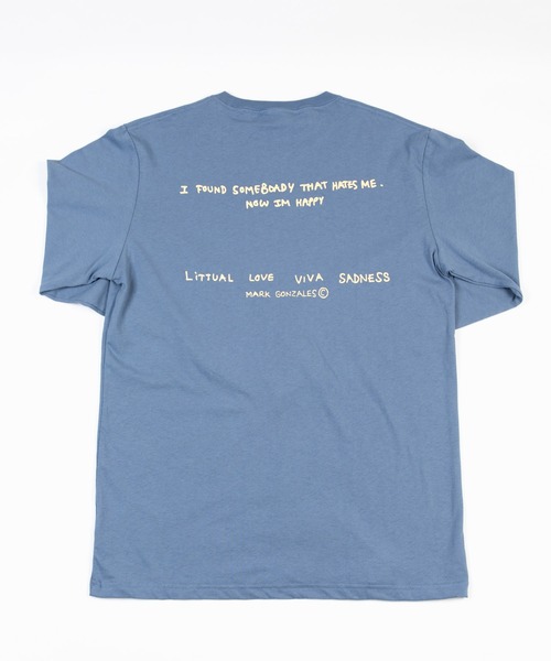 Mark Gonzales(マーク・ゴンザレス)の「Mark Gonzales/マークゴンザレス Happy Poem プリント オーバーサイズ長袖TEE(Tシャツ/カットソー・メンズ・ブラック/ホワイト/ワイン/オレンジ/グレイッシュブルー/ベージュ・M/XL/L)」の11枚目の写真