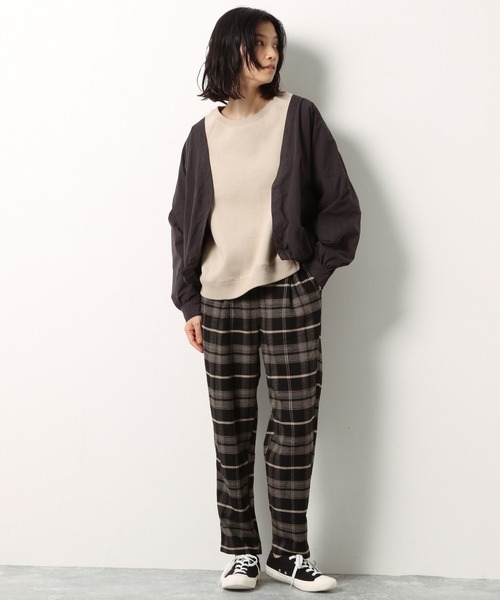 LAKOLE(ラコレ)の「ステッチワークブラッシュプルオーバー / LAKOLE(スウェット・レディース・ライトグレー/パープル/スモーク/ライトベージュ・SMALL/MEDIUM)」の10枚目の写真