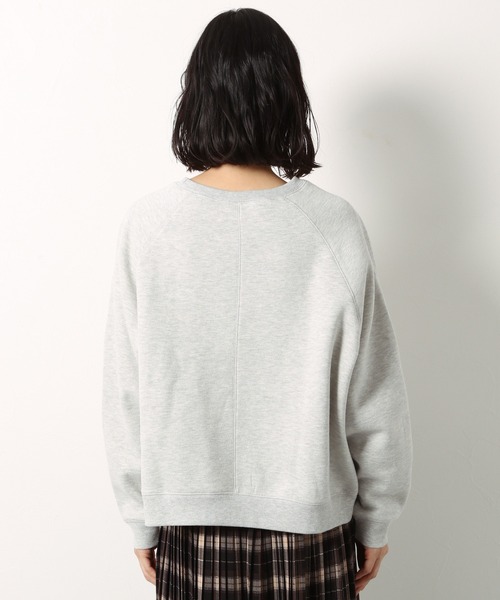 LAKOLE(ラコレ)の「ステッチワークブラッシュプルオーバー / LAKOLE(スウェット・レディース・ライトグレー/パープル/スモーク/ライトベージュ・SMALL/MEDIUM)」の18枚目の写真