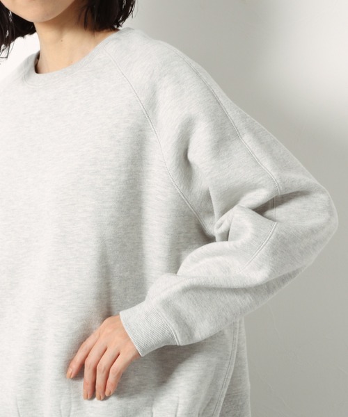 LAKOLE(ラコレ)の「ステッチワークブラッシュプルオーバー / LAKOLE(スウェット・レディース・ライトグレー/パープル/スモーク/ライトベージュ・SMALL/MEDIUM)」の21枚目の写真