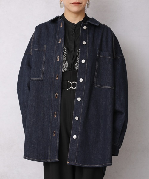 ap retro（アプレトロ）の「デニムビッグシャツジャケット【ZOZO限定商品】（デニムジャケット・レディース・インディゴブルー/ブルー・FREE）」の3枚目の写真