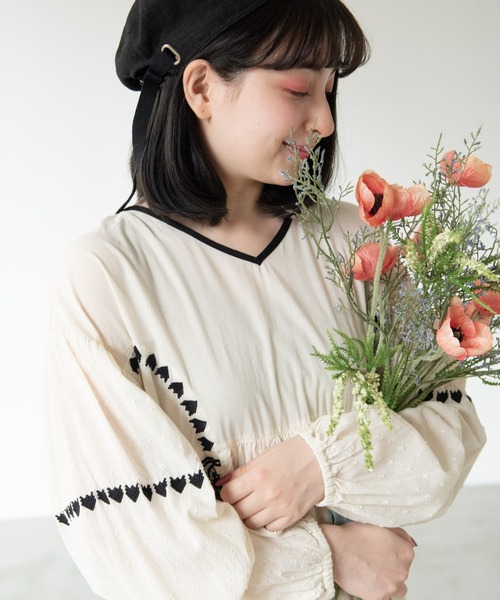 MERLOT（メルロー）の「エンブロイダリーワンピース（ワンピース・レディース・ネイビー/マスタード/ナチュラル・FREE）」の15枚目の写真