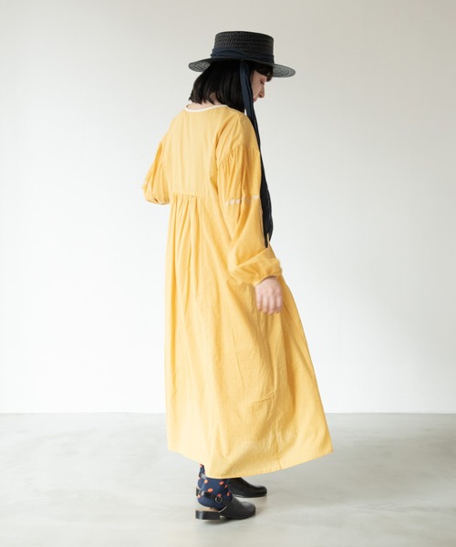 MERLOT（メルロー）の「エンブロイダリーワンピース（ワンピース・レディース・ネイビー/マスタード/ナチュラル・FREE）」の13枚目の写真