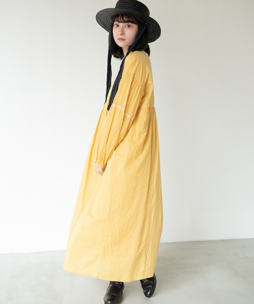 MERLOT（メルロー）の「エンブロイダリーワンピース（ワンピース・レディース・ネイビー/マスタード/ナチュラル・FREE）」の6枚目の写真