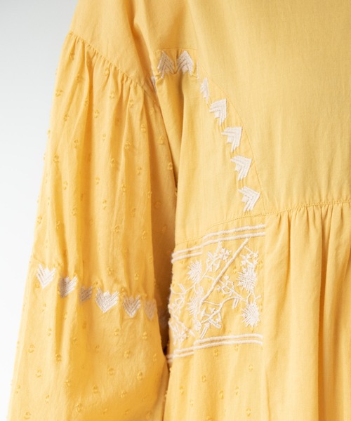 MERLOT（メルロー）の「エンブロイダリーワンピース（ワンピース・レディース・ネイビー/マスタード/ナチュラル・FREE）」の22枚目の写真