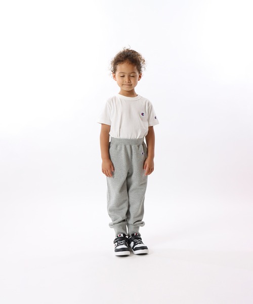 Champion(チャンピオン)の「【Champion/チャンピオン】キッズ ベーシック スウェットパンツ(スウェットパンツ・キッズ・ベージュ/オフホワイト/ブルー/ネイビー/ブラック/グレー/チャコール/ライトブルー/カーキ/ベージュ系その他3/ブラウン/オートミール・110/120/140/150/100/130/160)」の3枚目の写真