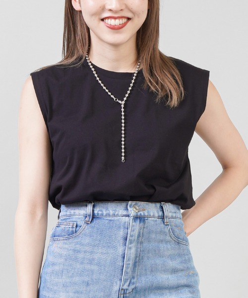 SPINNS（スピンズ）の「【10色展開】ノースリーブカットソー（タンクトップ・レディース・ホワイト/ブラック/ベージュ/ネイビー/ブラウン/カーキ/オレンジ/ブルー/グリーン/グリーン系その他・ONESIZE）」の3枚目の写真