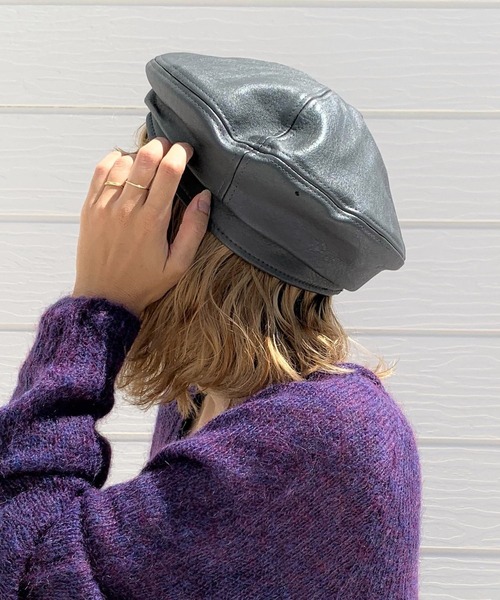 Q（キュー）の「フェイクレザーベレー（ハンチング/ベレー帽・レディース・ブラック/グレー・ONE SIZE）」の2枚目の写真