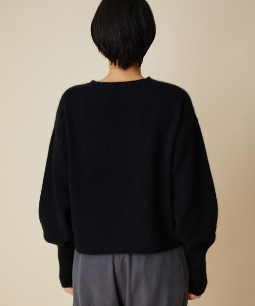 MADEMOISELLE ROPE'(マドモアゼル ロペ)の「FOX混パフスリーブニットプルオーバー(ニット/セーター・レディース・ブラック/オフホワイト/ラベンダー/イエロー系その他・38)」の15枚目の写真