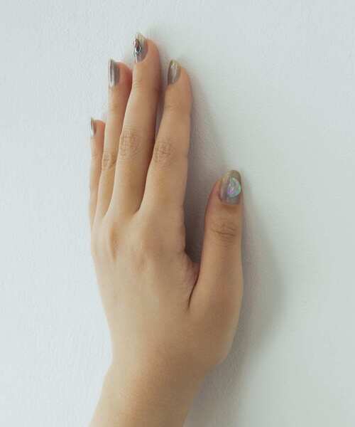 SMELLY（スメリー）の「プックリネイルシール（その他ボディ・ヘアケア・レディース・その他1/ベージュ系その他・-）」の5枚目の写真