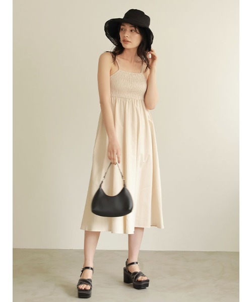 ACYM(アシーム)の「Gather flare cami ワンピース(ワンピース・レディース・ブラック/ベージュ・FREE)」の3枚目の写真