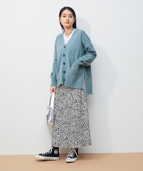 ADAM ET ROPE'（アダムエロペ）の「バルキーニットカーディガン（カーディガン/ボレロ・レディース・ライトグレー/キナリ/ブラウン/ブルー・FREE）」の13枚目の写真