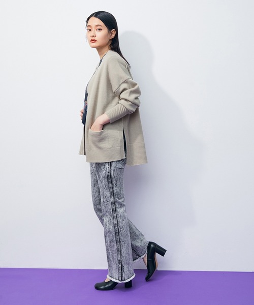 ADAM ET ROPE'（アダムエロペ）の「バルキーニットカーディガン（カーディガン/ボレロ・レディース・ライトグレー/キナリ/ブラウン/ブルー・FREE）」の12枚目の写真