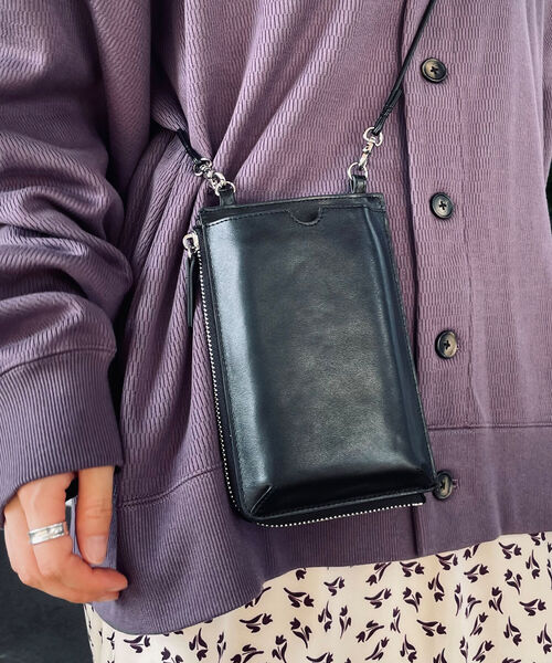 GLOSTER（グロスター）の「【GLOSTER/グロスター】レザーモバイルポシェット（ショルダーバッグ・メンズ・ブラック/ベージュ・FREE）」の4枚目の写真