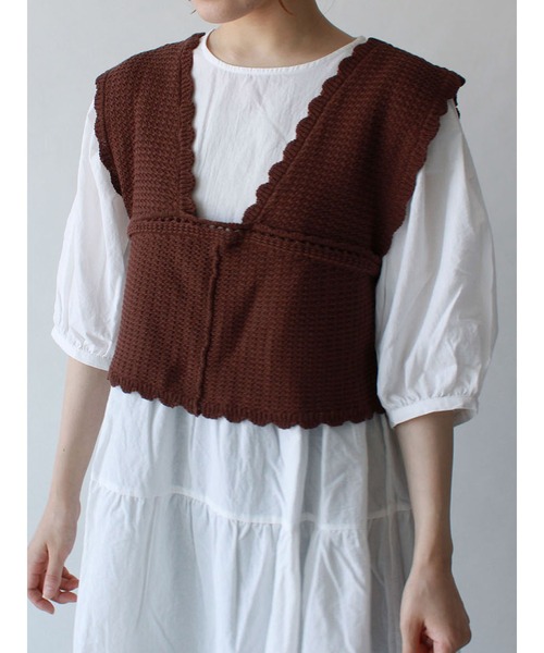 ehka sopo（エヘカソポ）の「スカラップニットビスチェ（ニット/セーター・レディース・ベージュ/ブラウン/オフホワイト/グリーン・ﾌﾘ-）」の3枚目の写真