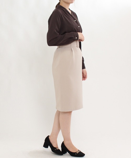 TRUDEA（トルディア）の「【日本製】バックル付きタックタイトスカート（スカート・レディース・ベージュ/ブラウン/ネイビー/グレイッシュベージュ/スモークピンク/チャコールグレー・LARGE/SMALL/MEDIUM）」の18枚目の写真