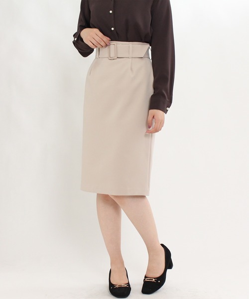 TRUDEA（トルディア）の「【日本製】バックル付きタックタイトスカート（スカート・レディース・ベージュ/ブラウン/ネイビー/グレイッシュベージュ/スモークピンク/チャコールグレー・LARGE/SMALL/MEDIUM）」の14枚目の写真