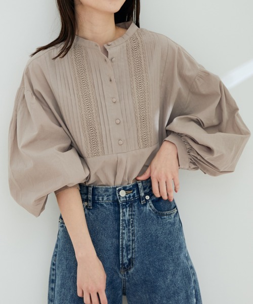 vis-`a-vis（ビサビ）の「【WEB限定】レース＆タックで魅せる、フロントピンタックチュニックブラウス（シャツ/ブラウス・レディース・ブラック/グレー/ホワイト/ライトグリーン/ピンク/ブラウン系その他3/ダークブラウン・FREE）」の4枚目の写真