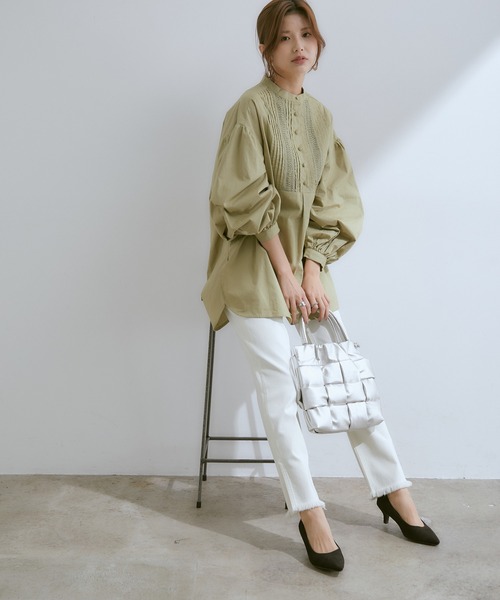 vis-`a-vis（ビサビ）の「【WEB限定】レース＆タックで魅せる、フロントピンタックチュニックブラウス（シャツ/ブラウス・レディース・ブラック/グレー/ホワイト/ライトグリーン/ピンク/ブラウン系その他3/ダークブラウン・FREE）」の16枚目の写真