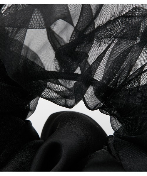 AZUL by moussy（アズールバイマウジー）の「MIX MATERIAL SHUSHU/ミックスマテリアルシュシュ（シュシュ・レディース・ベージュ/ダークグリーン/ブラック・FREE）」の13枚目の写真