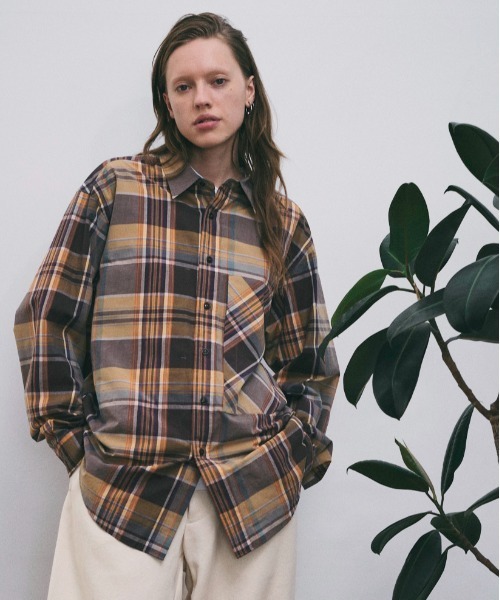 UNFIL（アンフィル）の「unfil アンフィル / chambray weather-cloth overshirt シャンブレー ウェザークロス オーバーサイズシャツ / WWSP-UU006（シャツ/ブラウス・メンズ・ブラウン/グレイッシュベージュ・4）」の12枚目の写真