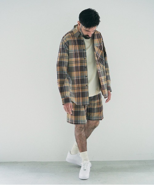 UNFIL（アンフィル）の「unfil アンフィル / chambray weather-cloth overshirt シャンブレー ウェザークロス オーバーサイズシャツ / WWSP-UU006（シャツ/ブラウス・メンズ・ブラウン/グレイッシュベージュ・4）」の19枚目の写真