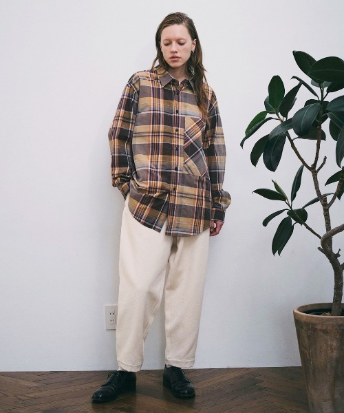 UNFIL（アンフィル）の「unfil アンフィル / chambray weather-cloth overshirt シャンブレー ウェザークロス オーバーサイズシャツ / WWSP-UU006（シャツ/ブラウス・メンズ・ブラウン/グレイッシュベージュ・4）」の16枚目の写真