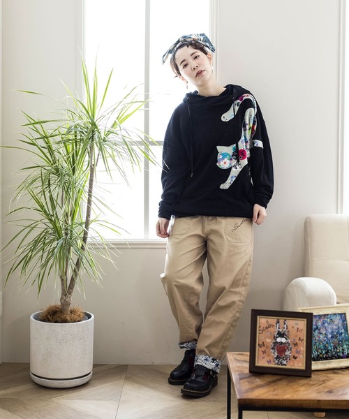 ScoLar（スカラー）の「変形ポケット刺繍パンツ（その他パンツ・レディース・ベージュ/ネイビー・M）」の11枚目の写真