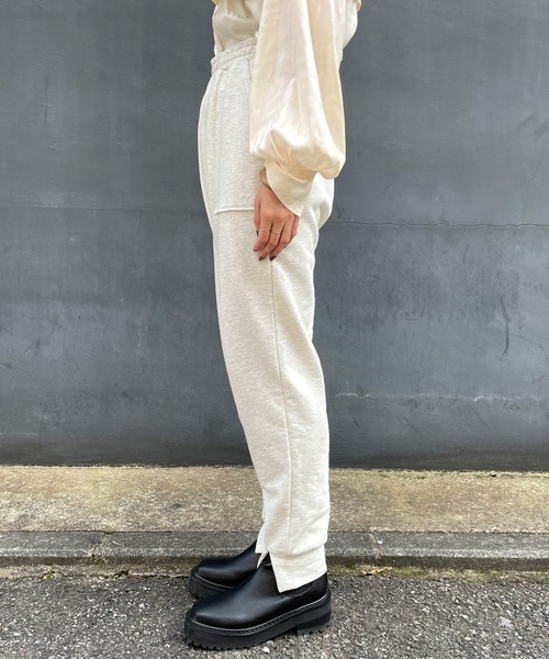 Omekashi(オメカシ)の「スウェットスリットパンツ(スウェットパンツ・レディース・アイボリー/パープル/チャコールグレー/オフホワイト/ベージュ・FREE)」の19枚目の写真
