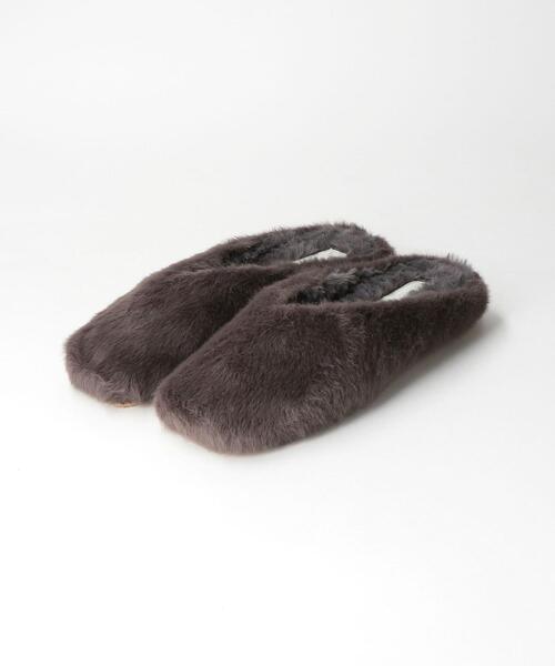 green label relaxing(グリーンレーベルリラクシング)の「<Livelihood (ライブリフッド)>Vカットルームシューズ スリッパ(ルームシューズ/スリッパ・レディース・ダークグレー/ベージュ/ライム・FREE)」の6枚目の写真