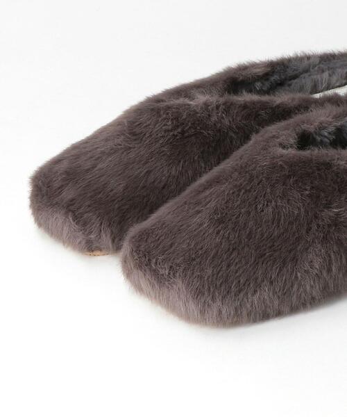 green label relaxing(グリーンレーベルリラクシング)の「<Livelihood (ライブリフッド)>Vカットルームシューズ スリッパ(ルームシューズ/スリッパ・レディース・ダークグレー/ベージュ/ライム・FREE)」の4枚目の写真