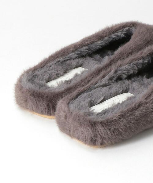 green label relaxing(グリーンレーベルリラクシング)の「<Livelihood (ライブリフッド)>Vカットルームシューズ スリッパ(ルームシューズ/スリッパ・レディース・ダークグレー/ベージュ/ライム・FREE)」の5枚目の写真