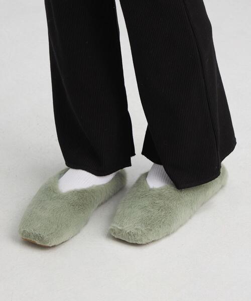 green label relaxing(グリーンレーベルリラクシング)の「<Livelihood (ライブリフッド)>Vカットルームシューズ スリッパ(ルームシューズ/スリッパ・レディース・ダークグレー/ベージュ/ライム・FREE)」の12枚目の写真