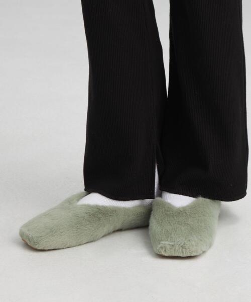 green label relaxing(グリーンレーベルリラクシング)の「<Livelihood (ライブリフッド)>Vカットルームシューズ スリッパ(ルームシューズ/スリッパ・レディース・ダークグレー/ベージュ/ライム・FREE)」の13枚目の写真