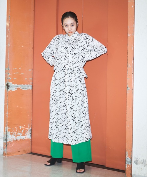 VACANCY（ヴァカンシー）の「アート柄ティアードシャツ