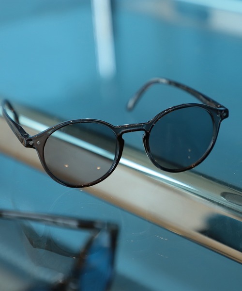 BEAMS HEART(ビームスハート)の「【ユニセックス】ボストン型 サングラス(UVカット)(サングラス・メンズ・チャコールグレー/ブルー・ONE SIZE)」の3枚目の写真